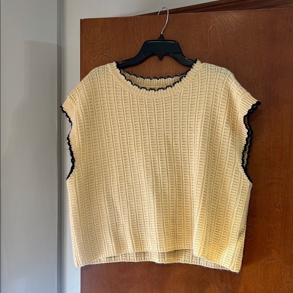 Chic Cream Knit Sleeveless Top